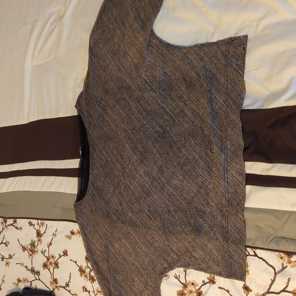 2/$10 Rose + Olive dolman sleeve top - Picture 1 of 5